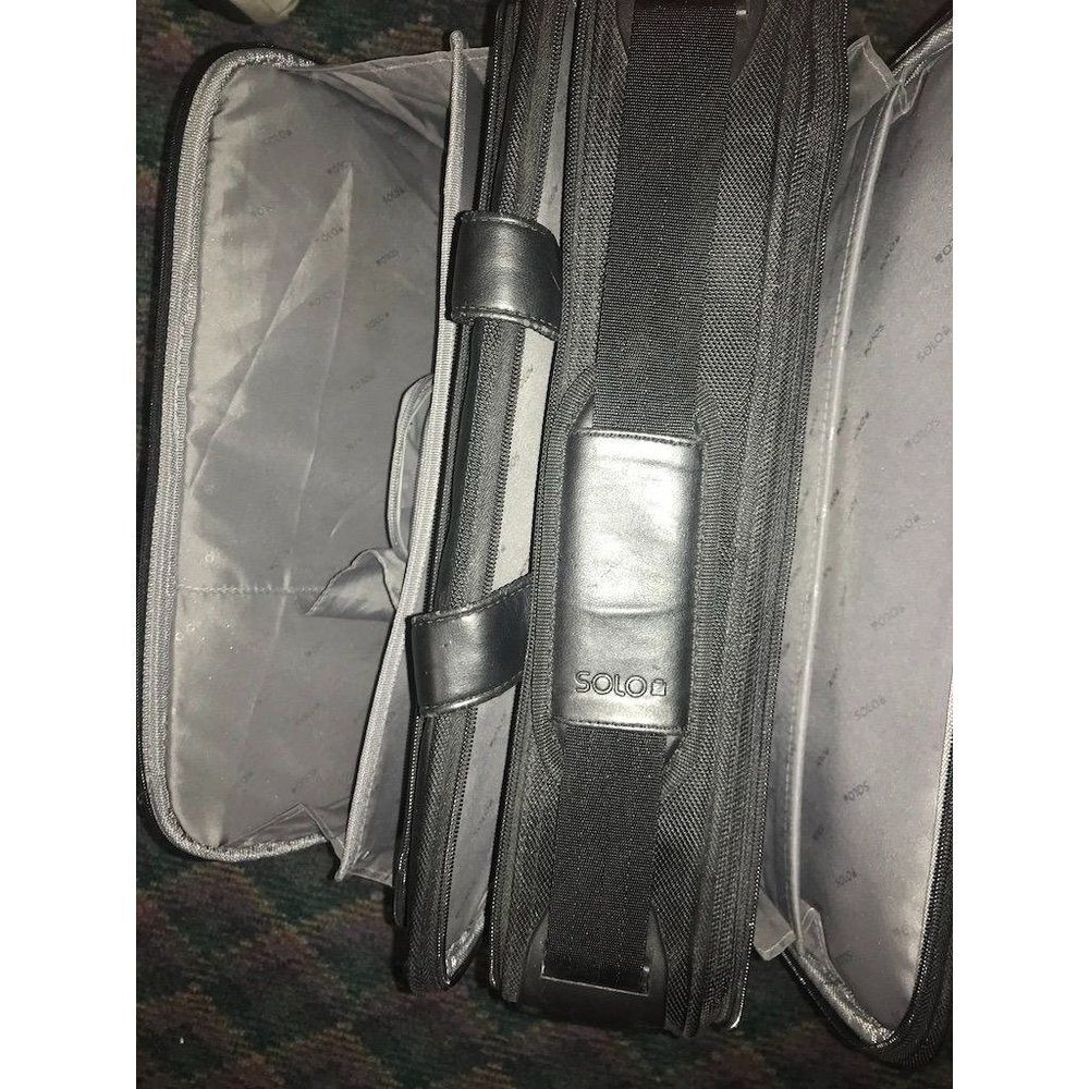 Solo extra-wide Computer brief case - Picture 6 of 13